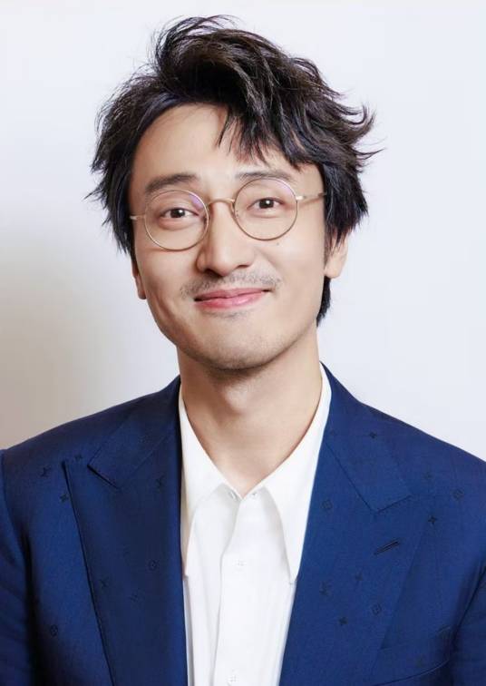 王传君